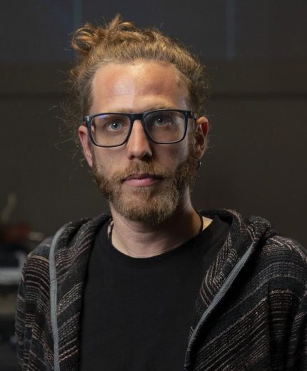 photo_5909156580572646497_y